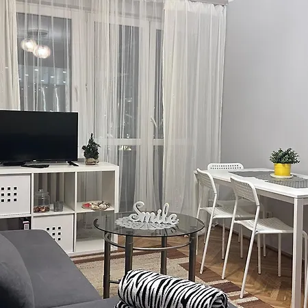 아파트 7centrum Cityaparthomeparking